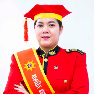 លោកស្រី យិន សុធារី
